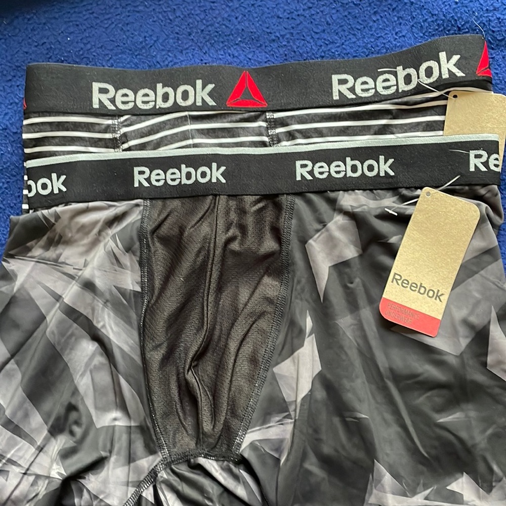 Men’s Reebok boxer briefs medium (2)          E